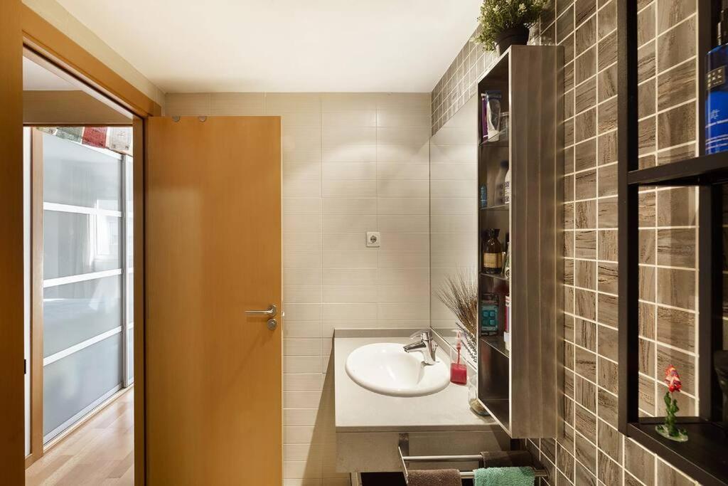 Cozy Apartment Forum Beach Sant Adrià de Besòs Esterno foto